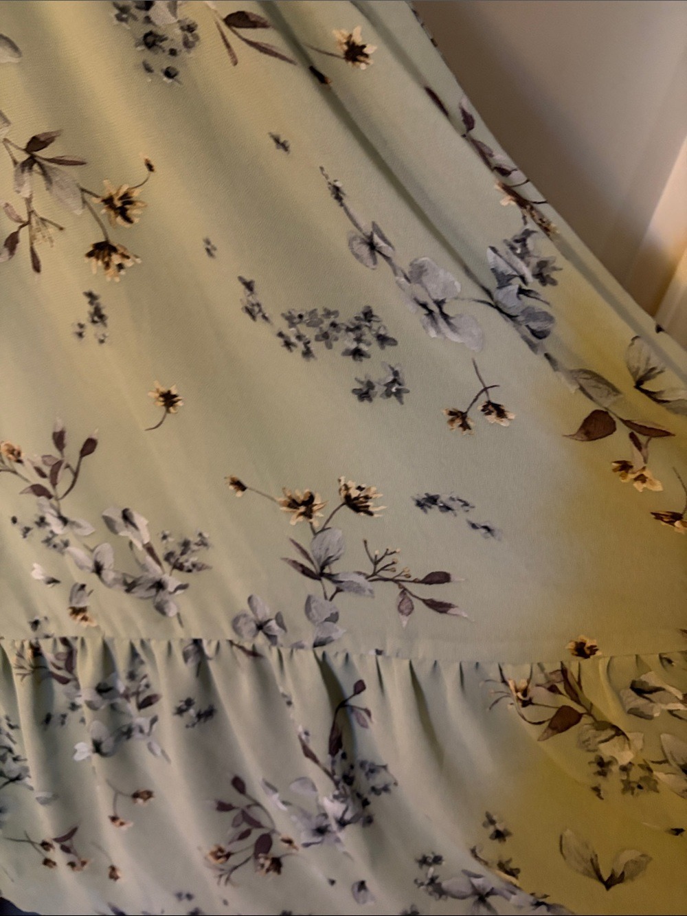 37. Reitmans Sage Green Floral Midi Dress - Picture 7 of 8